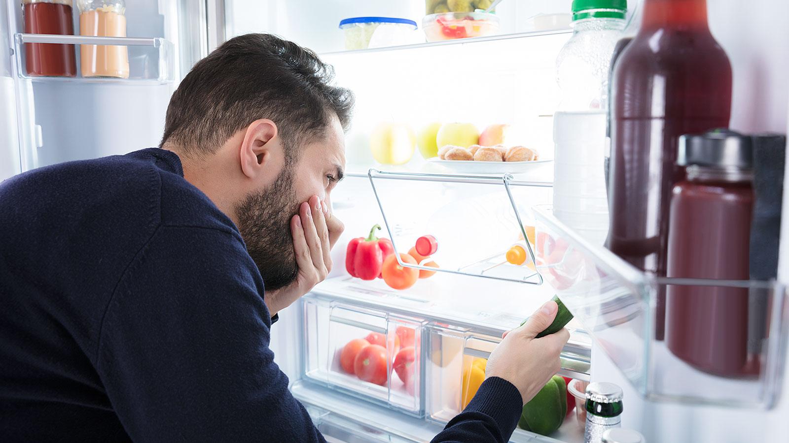 How To Remove Odor From Fridge?